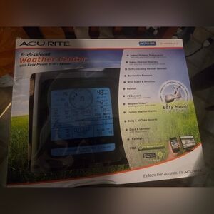 ACU-RITE PROFESSIONAL WEATHER CENTER.           NEW